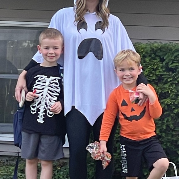 Ghost poncho Halloween costume - Picture 3 of 3